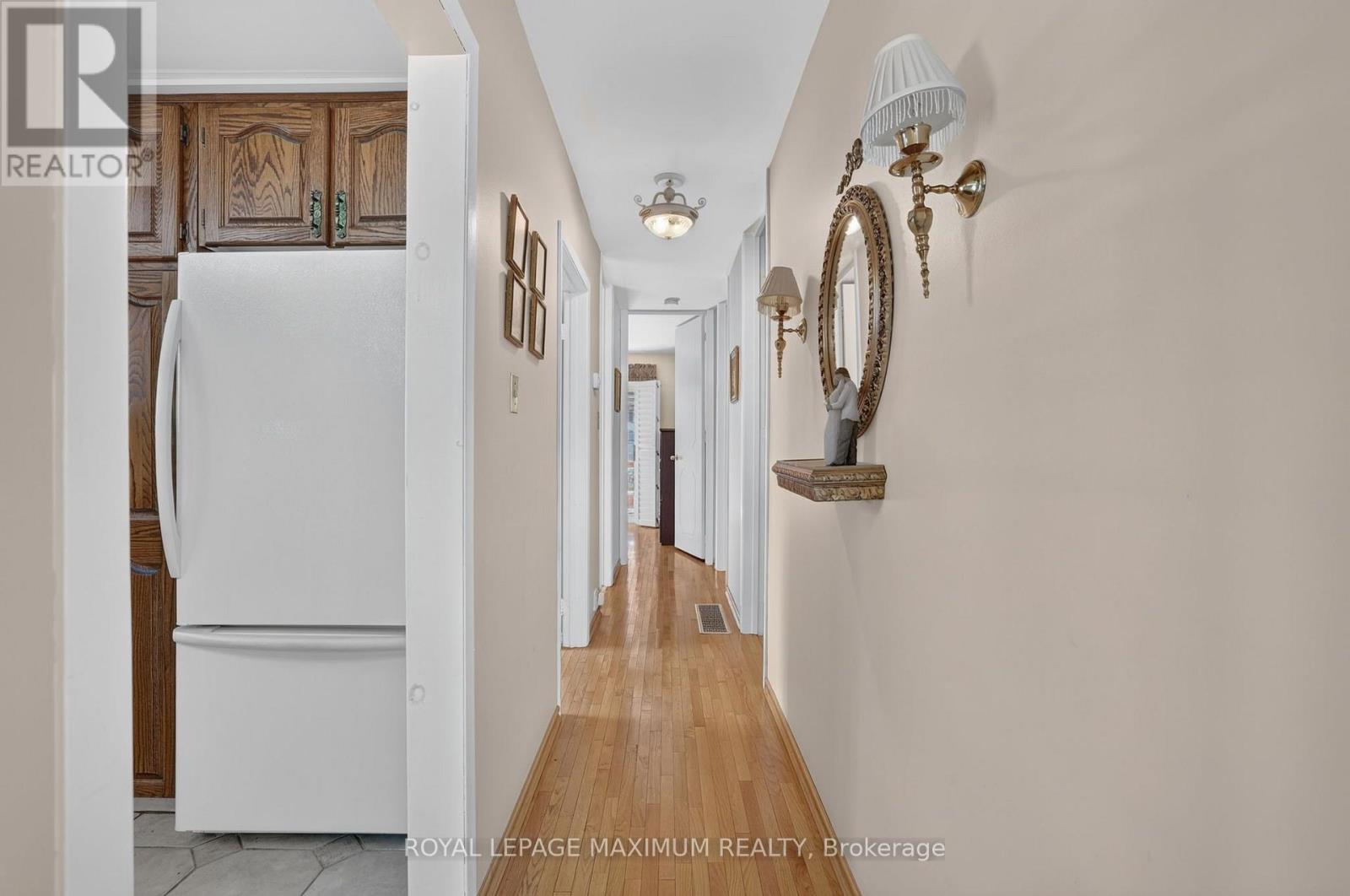 42 PERGOLA ROAD - 13