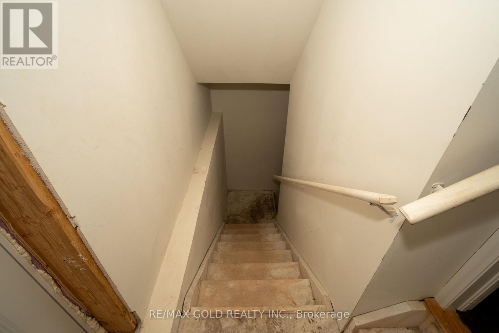 #1 166 DEERPATH DRIVE - 44
