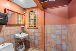 888 Notre Dame Ave, Winnipeg, MB R3E0M7 Photo 15