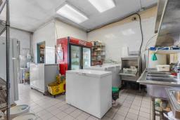 888 Notre Dame Ave, Winnipeg, MB R3E0M7 Photo 6