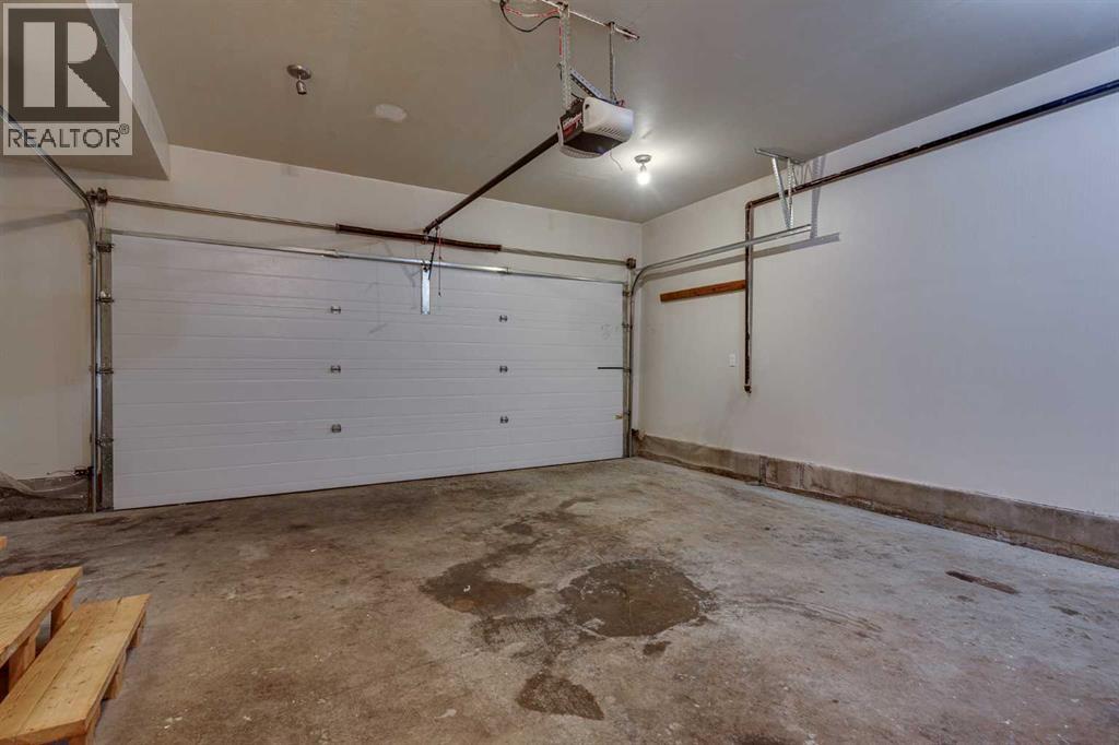 24 Mackenzie Crescent - 49