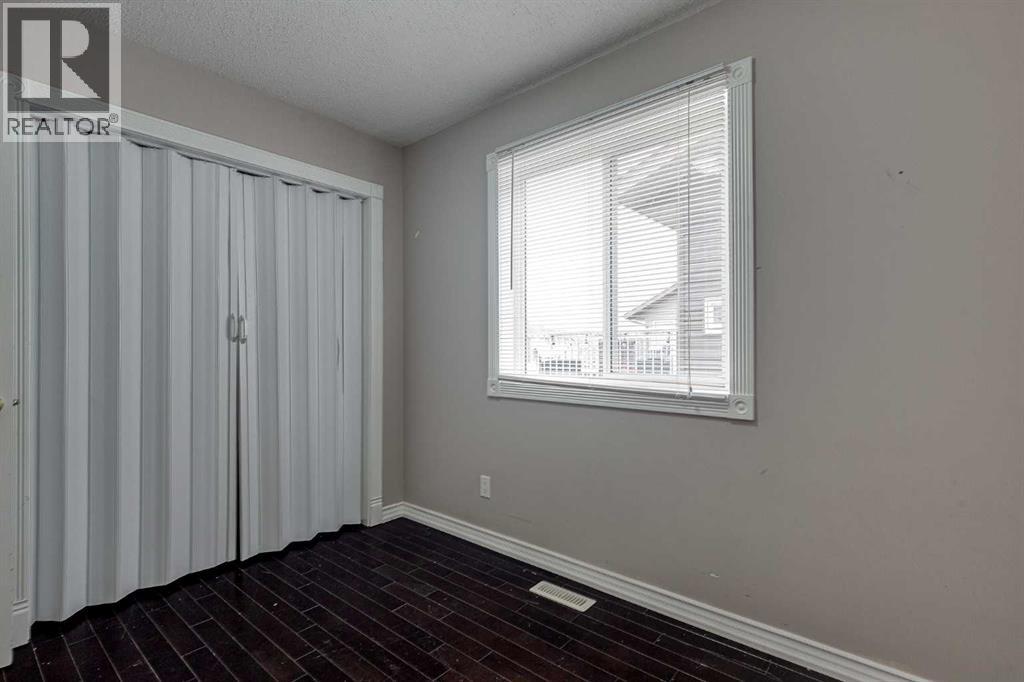 24 Mackenzie Crescent - 19