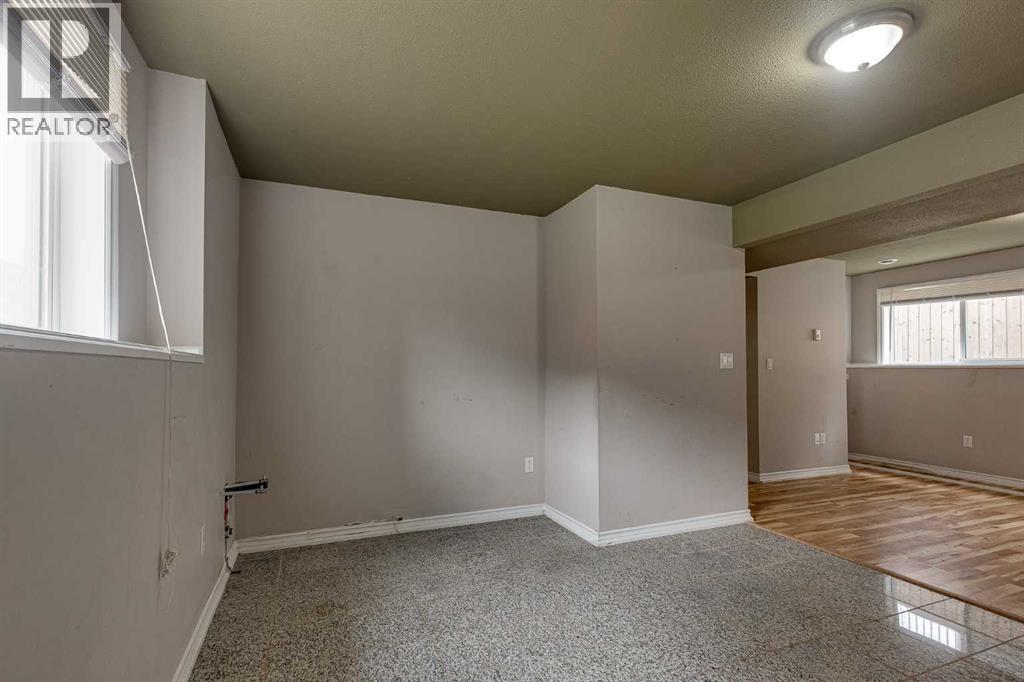 24 Mackenzie Crescent - Image 38
