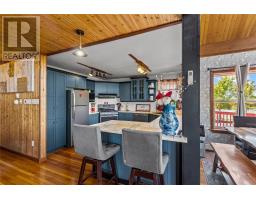 25A Deer Park Road thumbnail 11