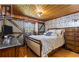 25A Deer Park Road thumbnail 19