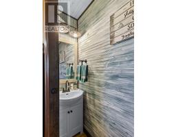 25A Deer Park Road thumbnail 21