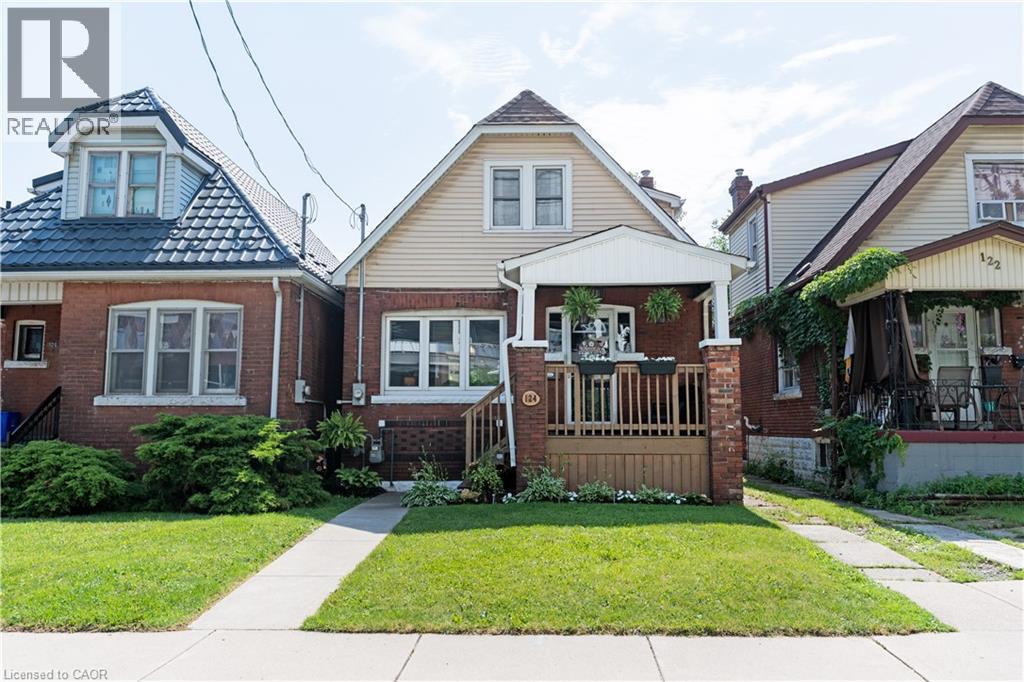 124 Balsam Ave. N