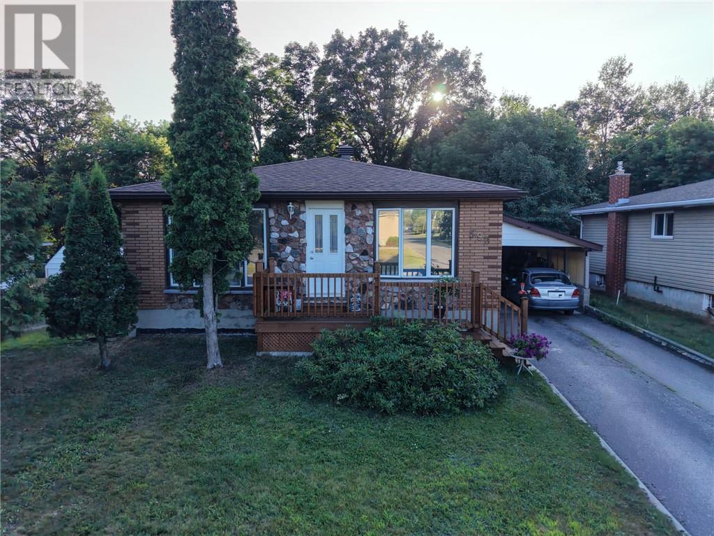 595 Brophy Street, Massey — photo 2