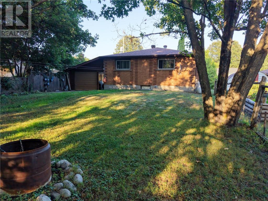 595 Brophy Street - 5