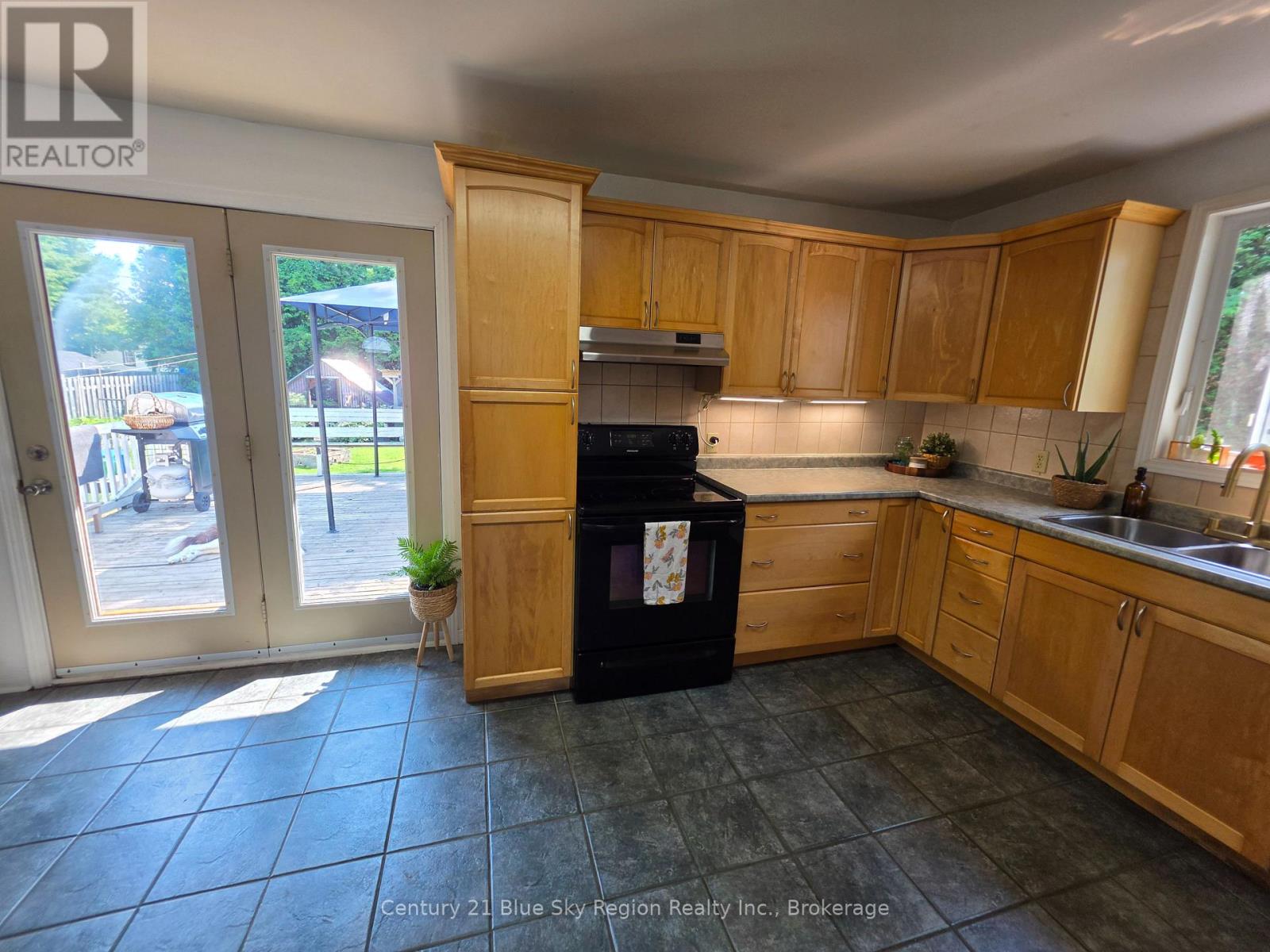 324 KING STREET - Image 4