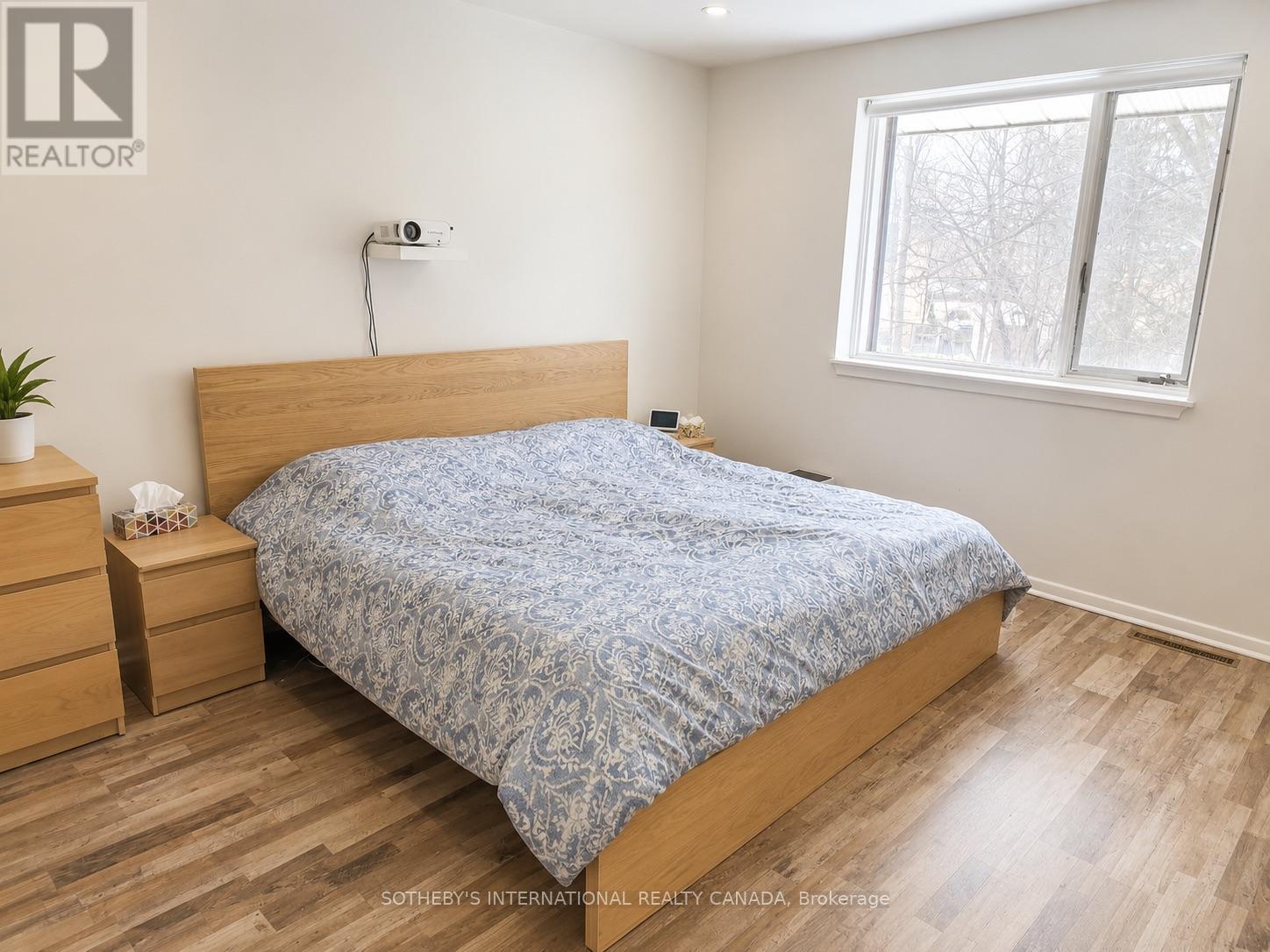 10 TERNHILL CRESCENT - 9