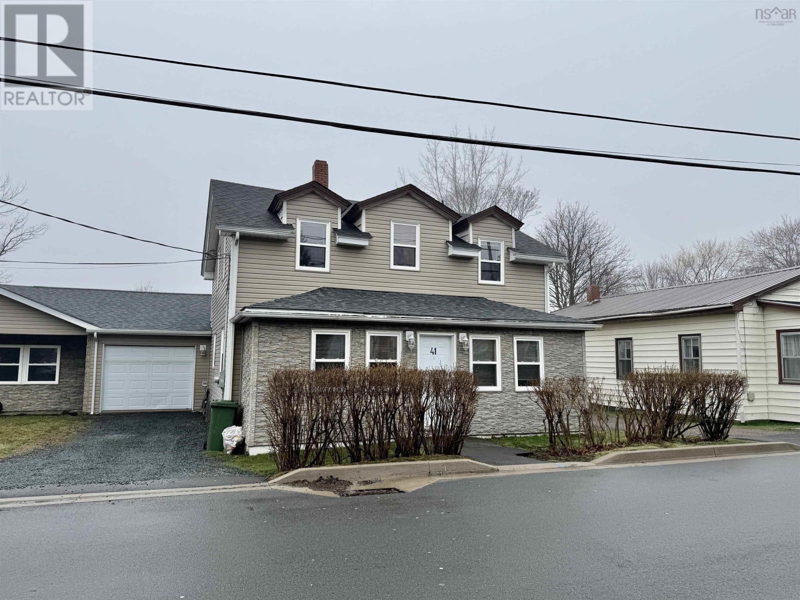 41 Irving Street, Dartmouth — photo 2