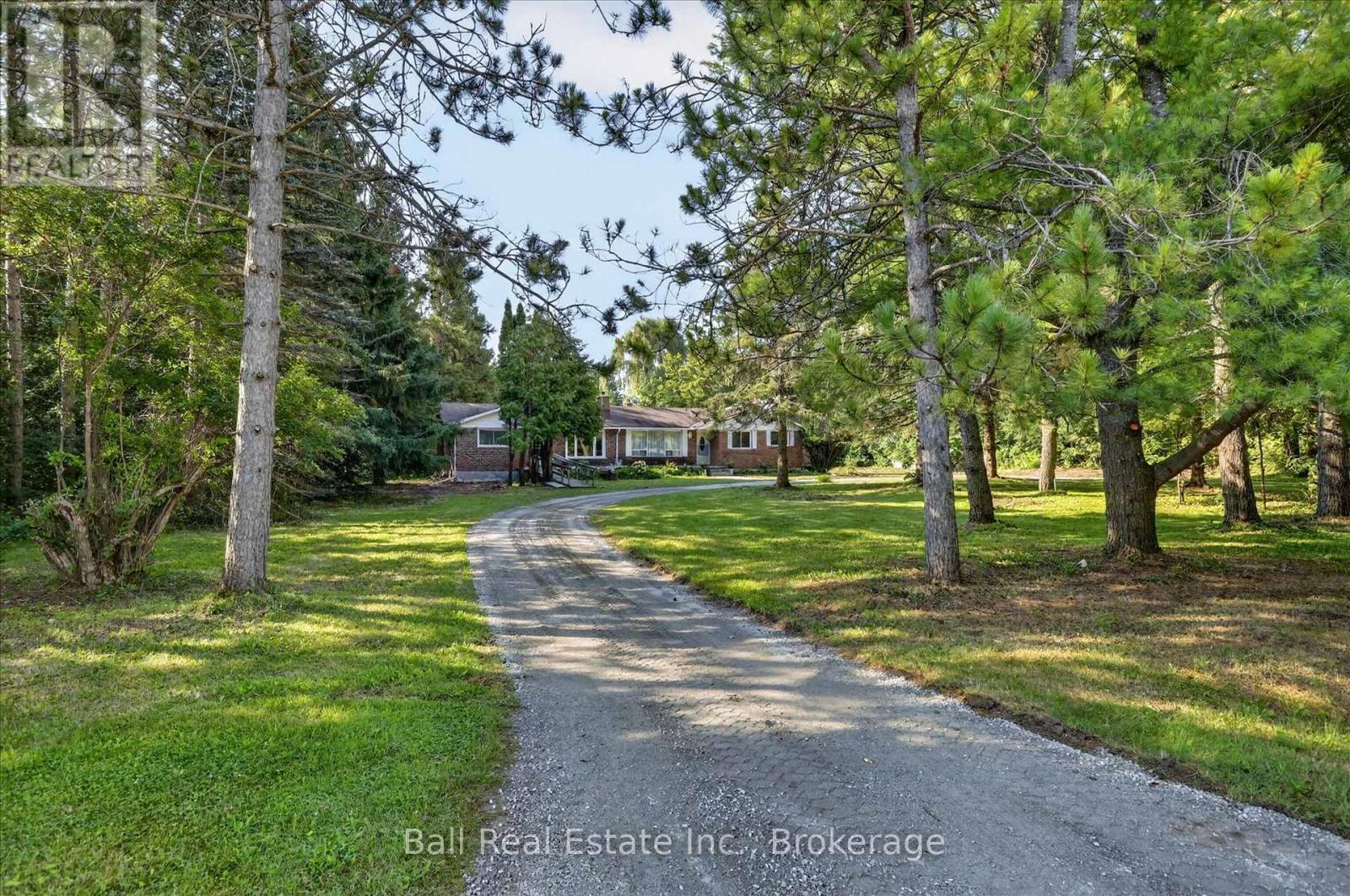 751 FORD CRESCENT - 35