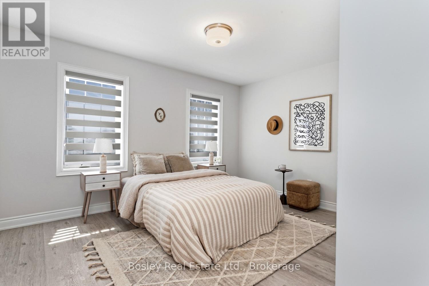 220 STRACHAN STREET - 32