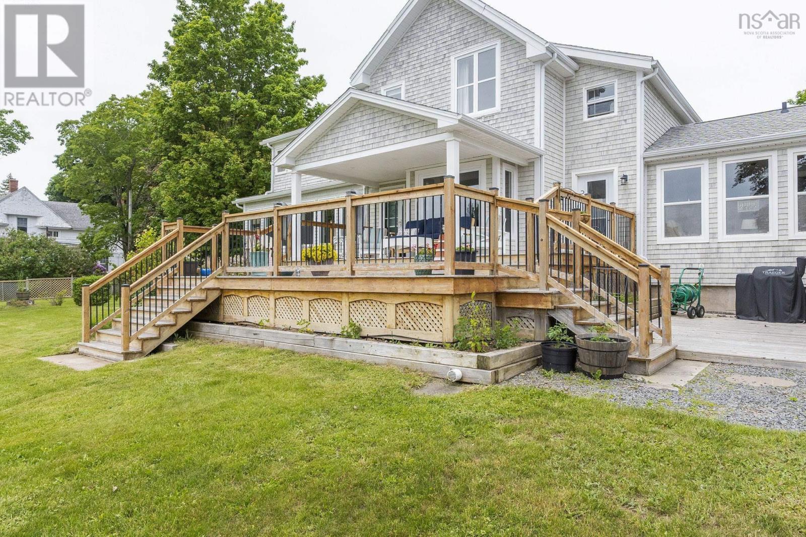 116 Pleasant Street - 16