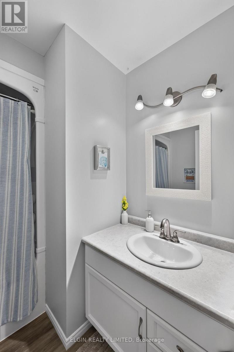 408 HIGHVIEW DRIVE - 17