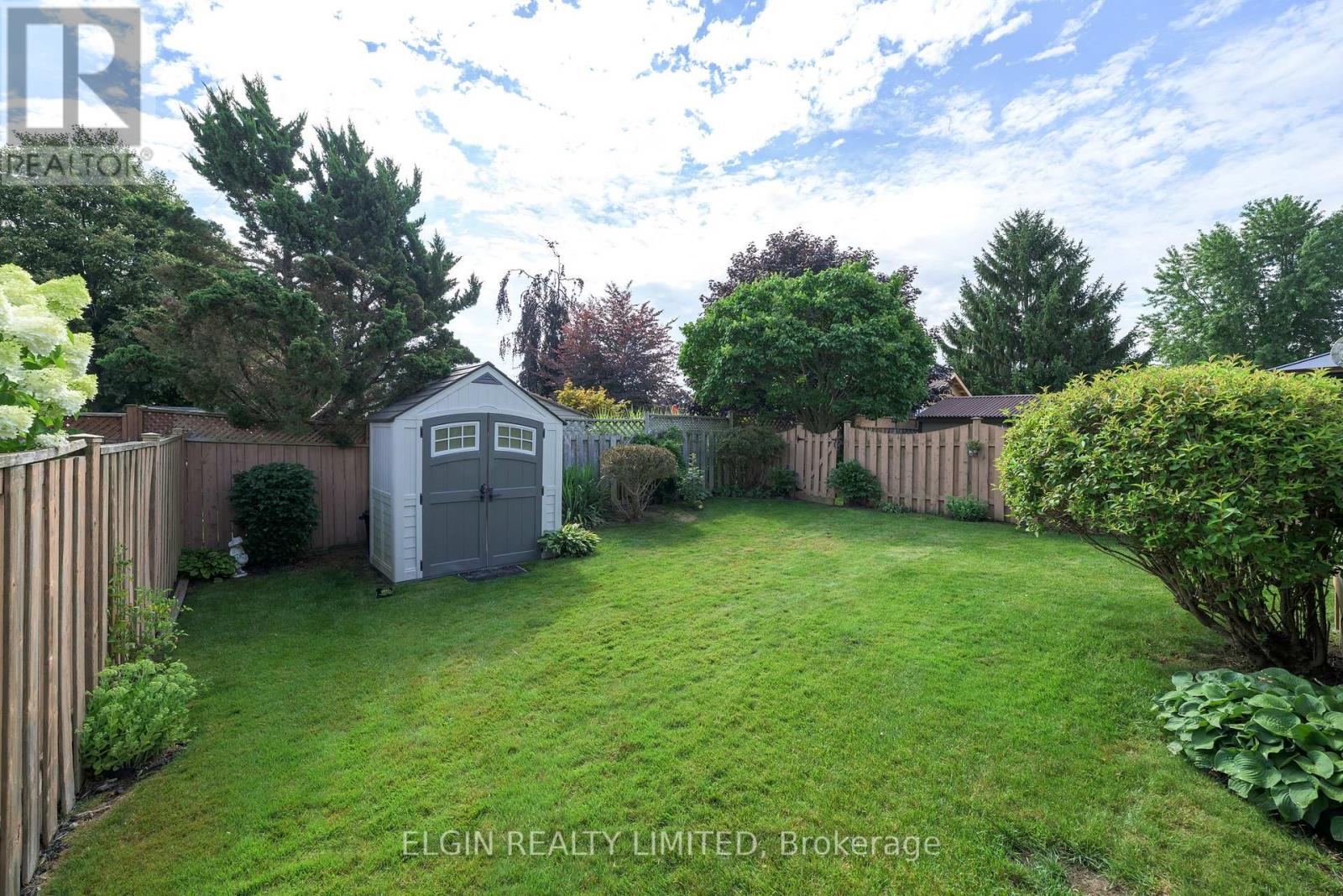408 HIGHVIEW DRIVE - 27