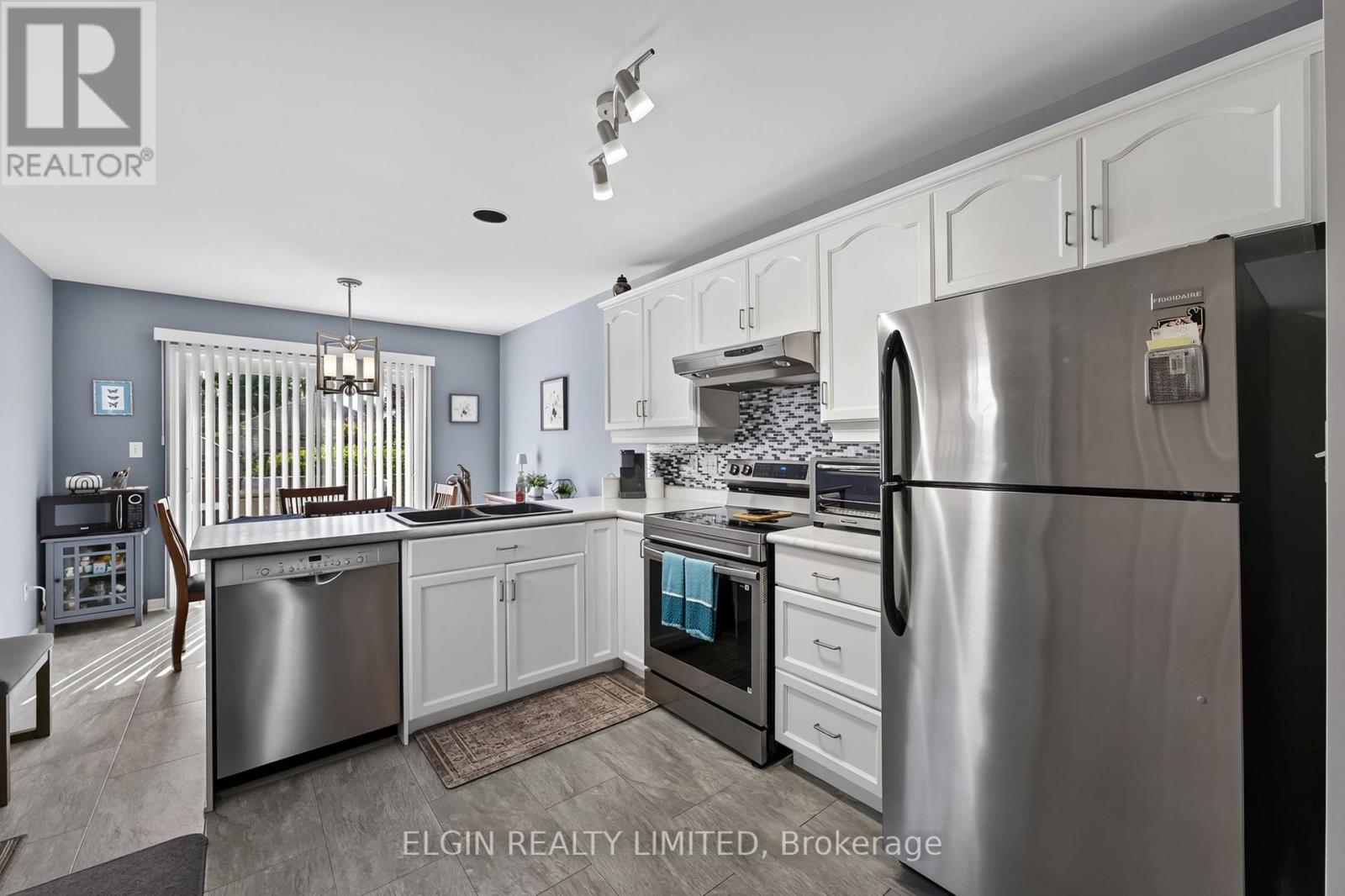 408 HIGHVIEW DRIVE - 3