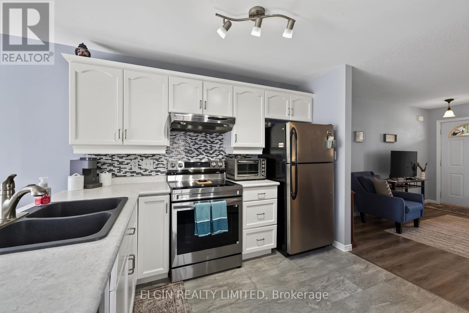 408 HIGHVIEW DRIVE - 6