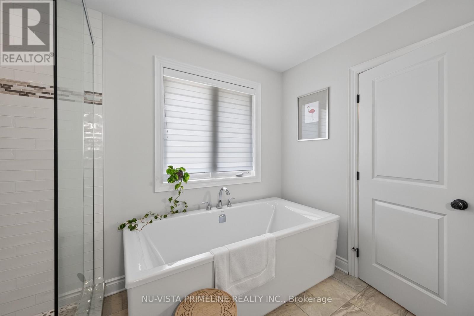 2330 DAUNCEY CRESCENT - Image 36
