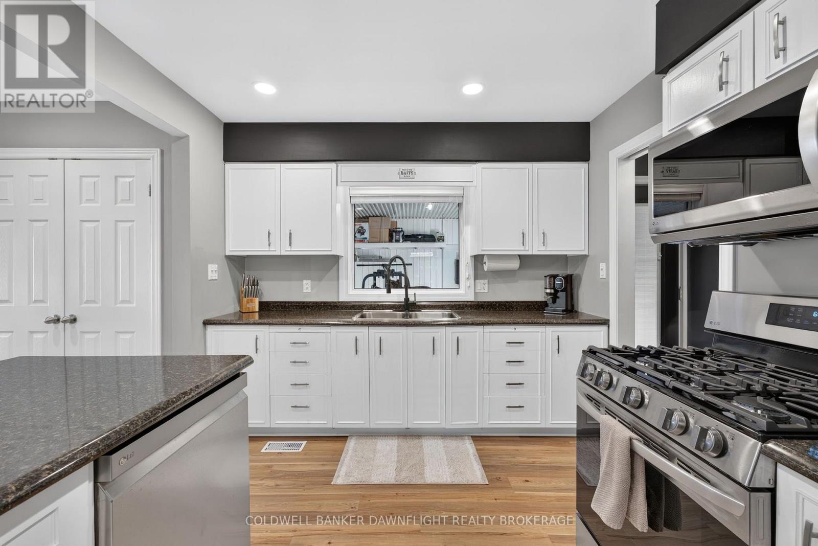76 SANDERS STREET W - Image 21