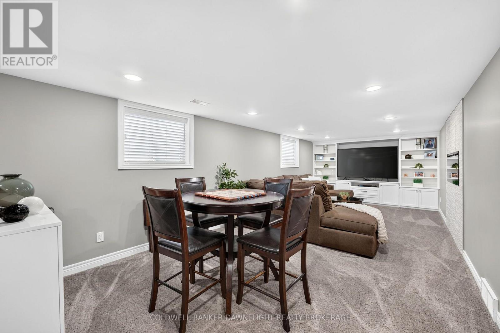 76 SANDERS STREET W - Image 33