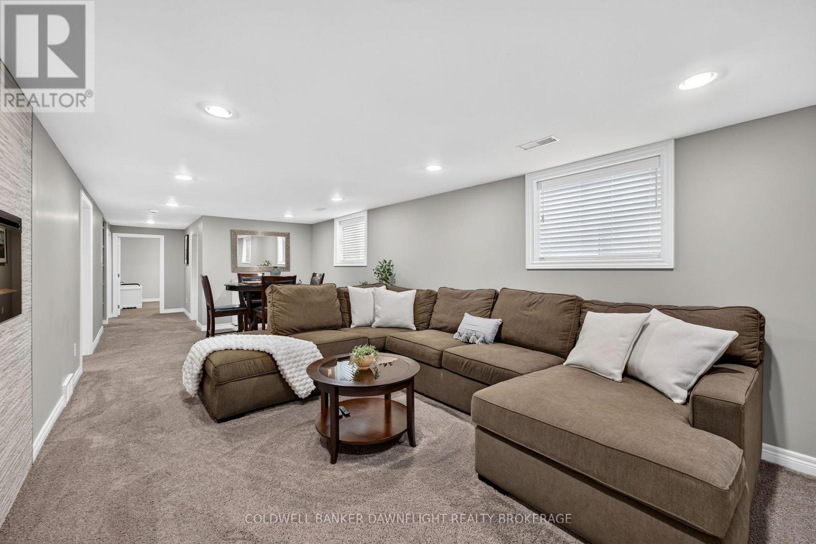 76 SANDERS STREET W - Image 36