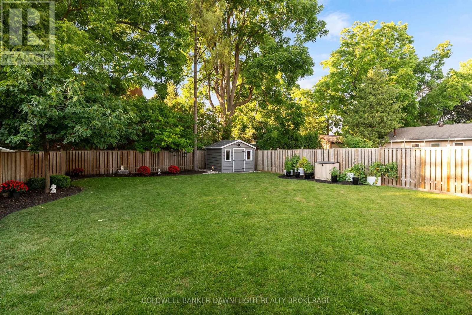 76 SANDERS STREET W - Image 47