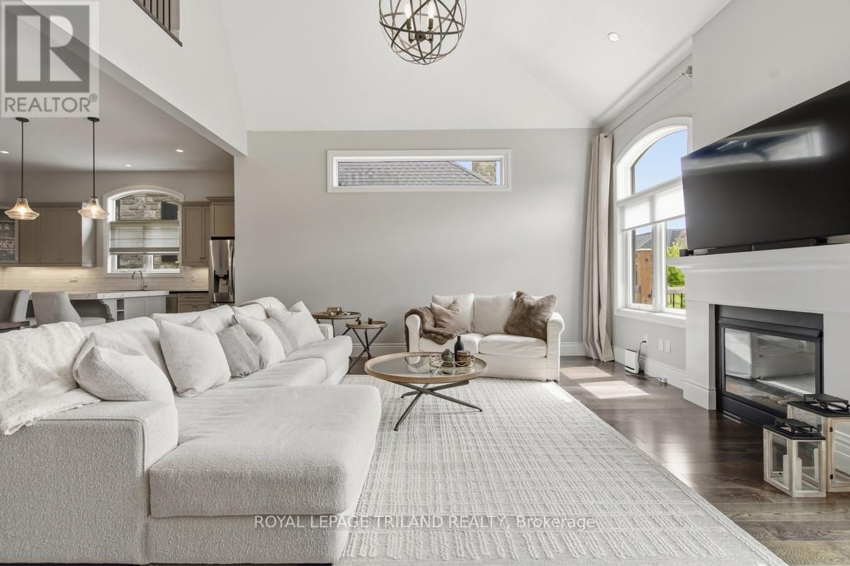 #28 2215 CALLINGHAM DRIVE - Image 11