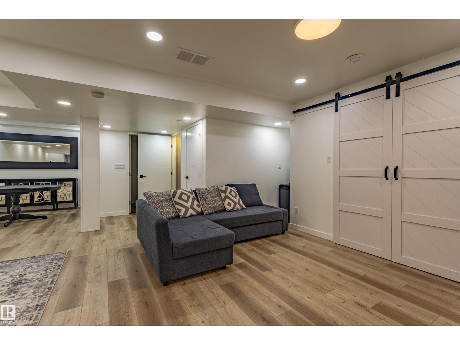 522 174A ST SW - 42