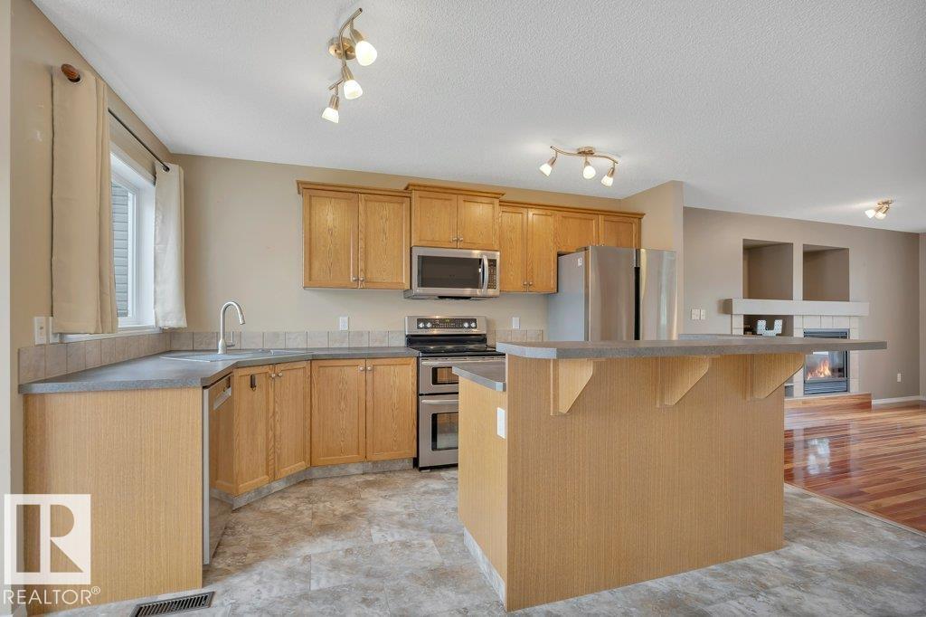 7948 13 AV SW - Image 12