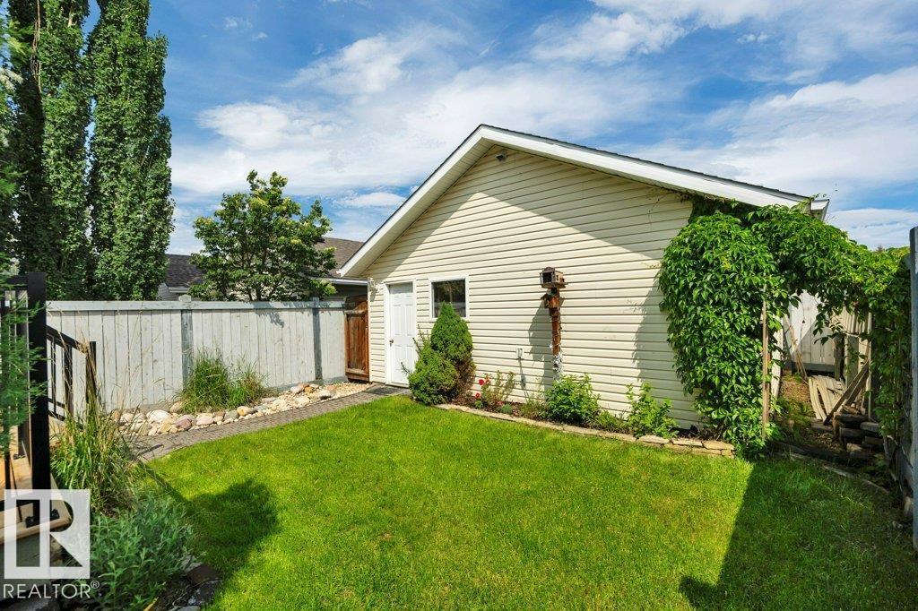 7948 13 AV SW - Image 39