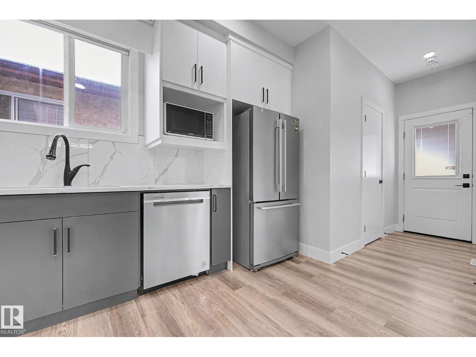10333 157 ST NW - 16