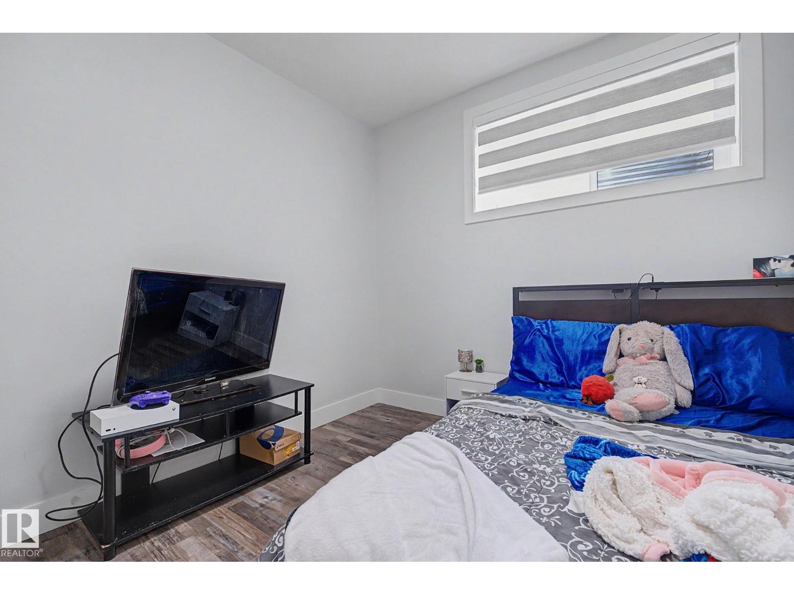 10333 157 ST NW - 43
