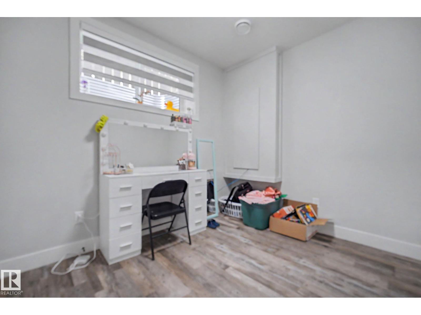10333 157 ST NW - 44