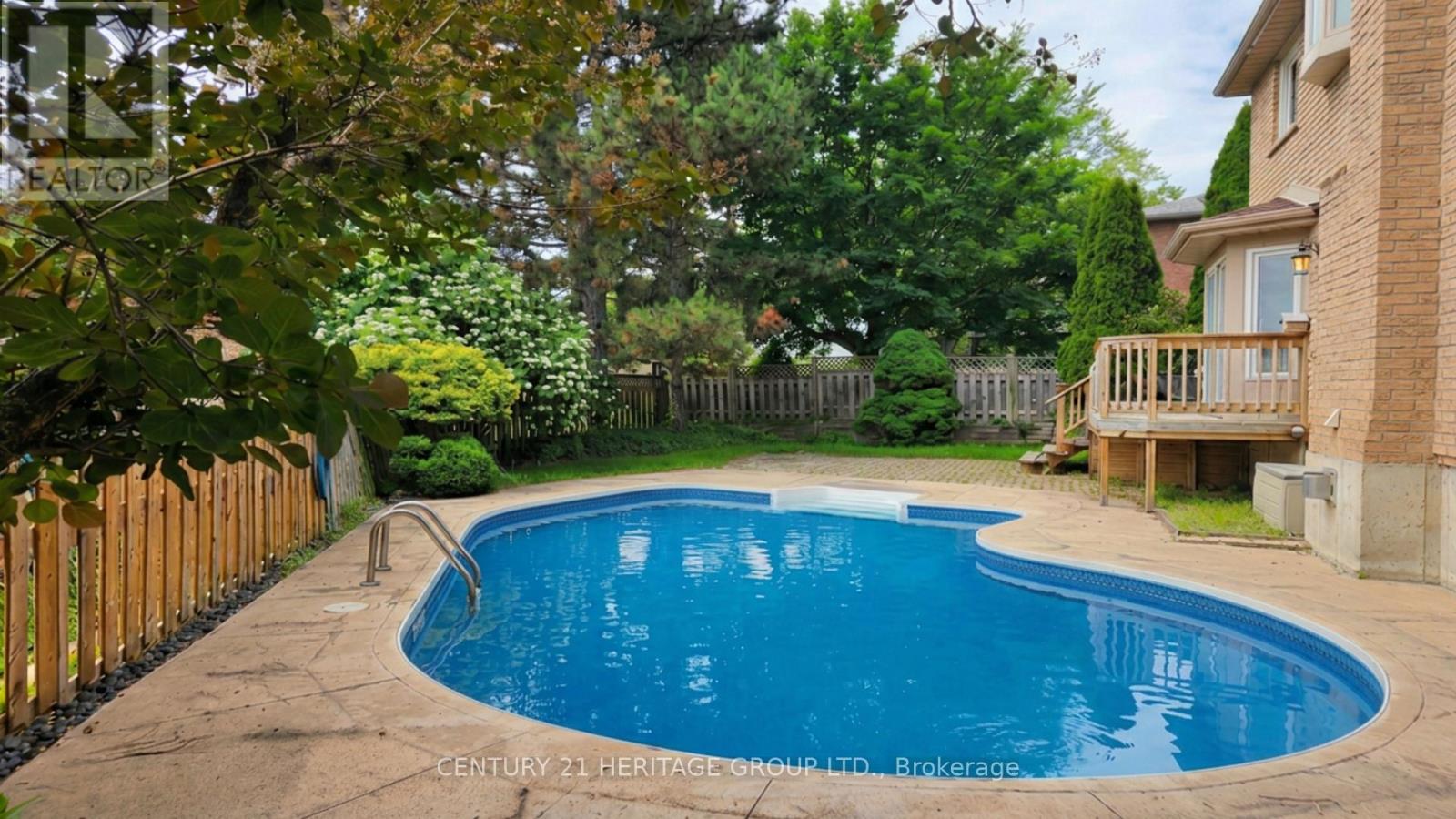 12 GRES COURT - 37