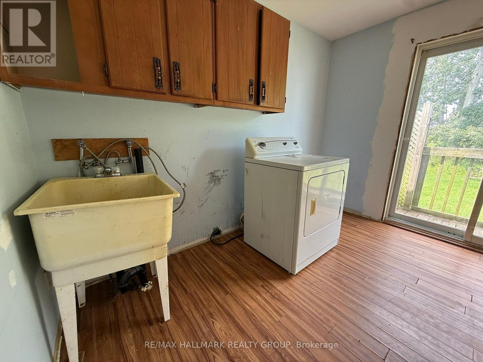 12 CIRCLE DRIVE S - Image 16