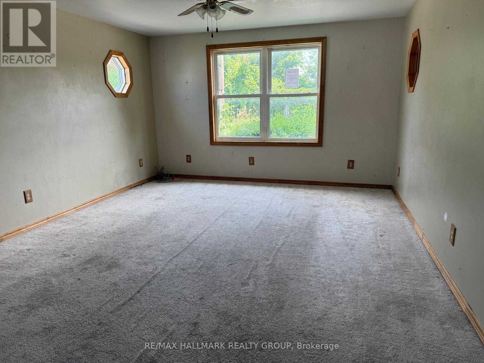 12 CIRCLE DRIVE S - Image 8