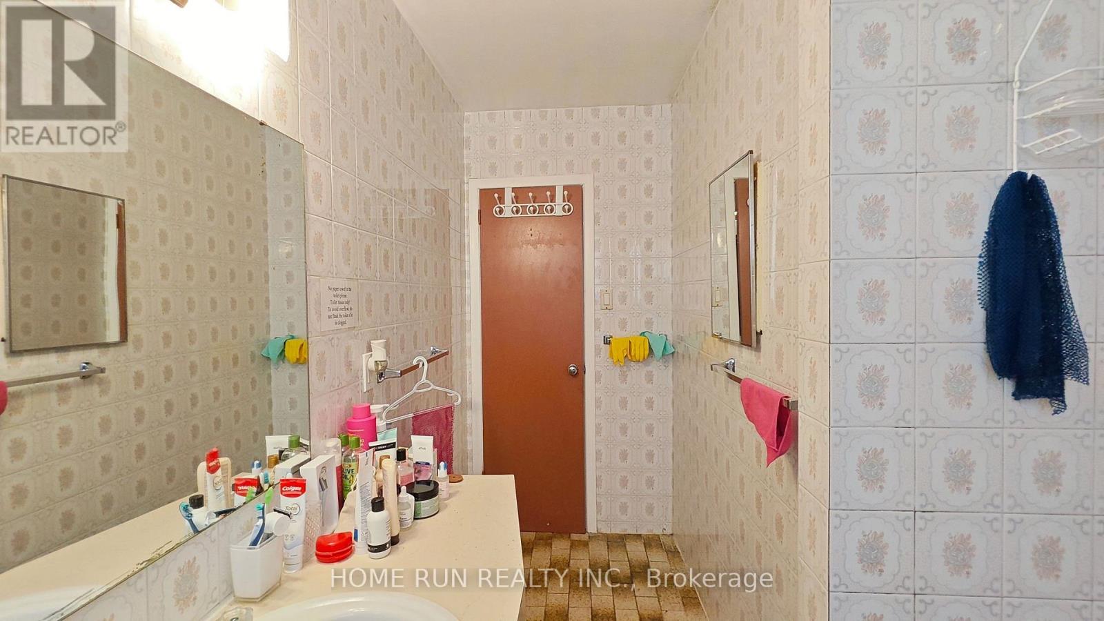1023 MEADOWLANDS DRIVE - 16