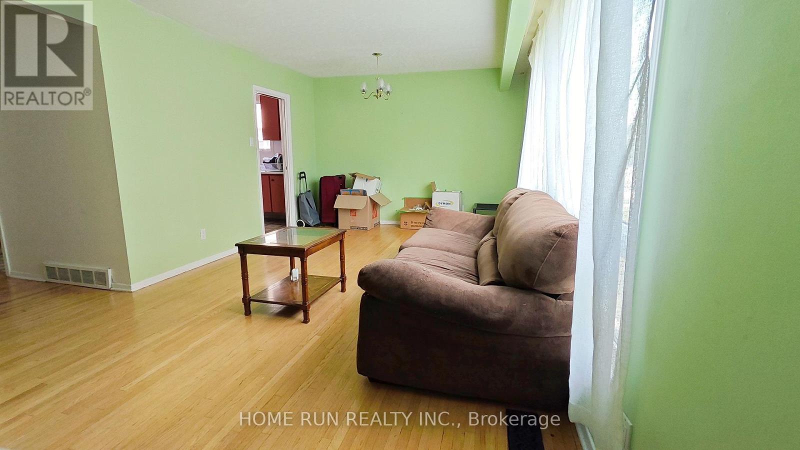 7 Bed, 3 Bath Multi-Family for Sale in Ottawa – 1023 MEADOWLANDS DRIVE, Ottawa – MLS# X13649280 - Image 9