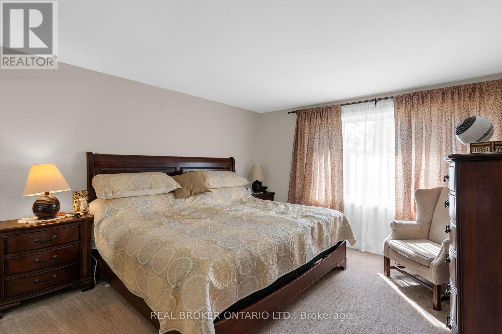 40 FARMINGDALE CRESCENT - 18