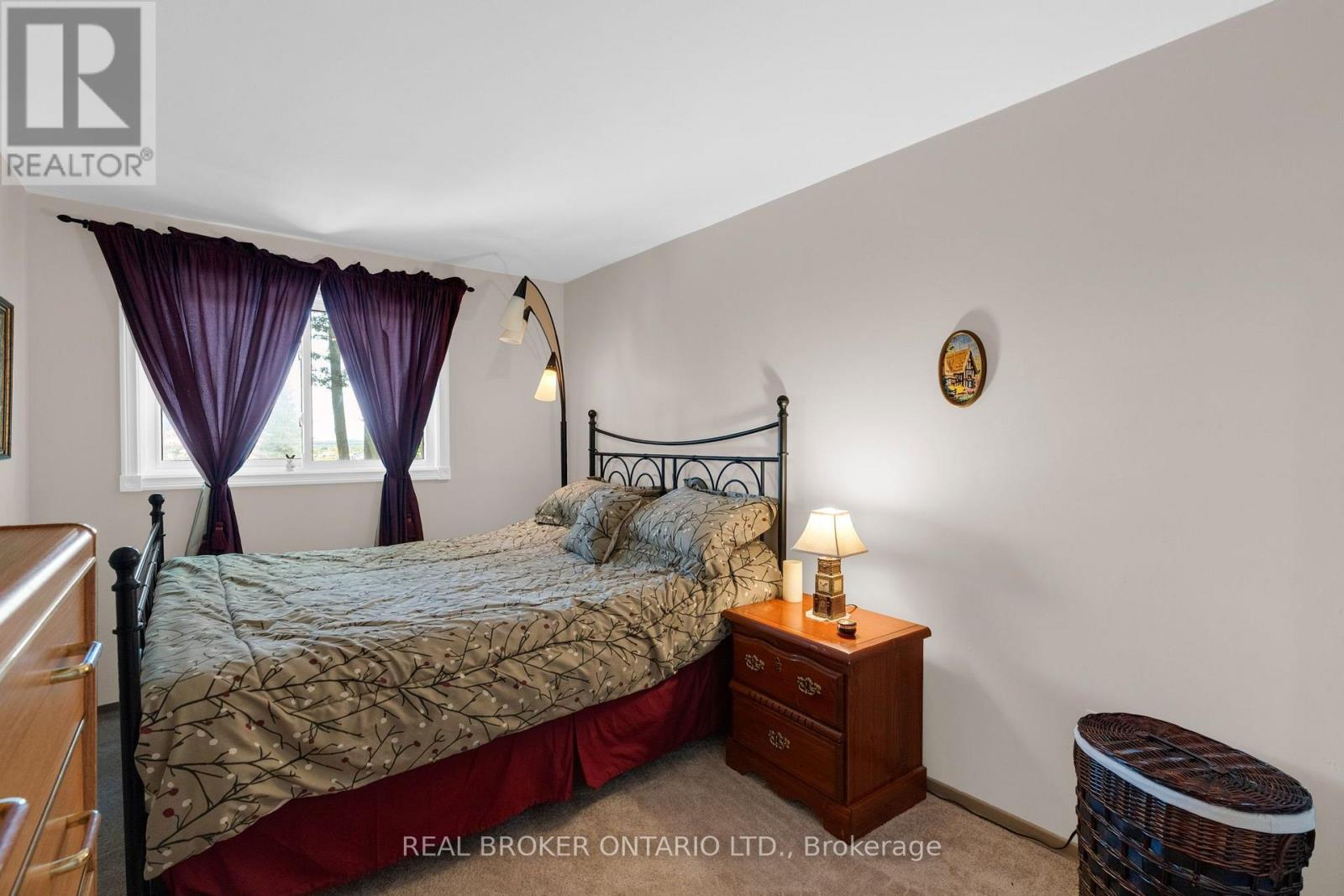 40 FARMINGDALE CRESCENT - 24