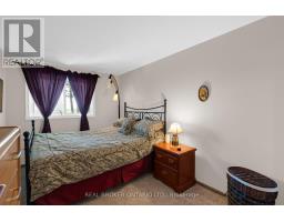 40 Farmingdale Crescent, Barrie, ON L4M5E5 Photo 24