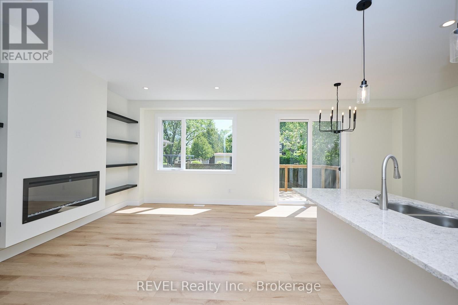 #Upper Unit 4650 Belfast Avenue, Niagara Falls (Ascot), Ontario, L2E4G3, Niagara Falls (Ascot), Ontario — photo 4 of 5