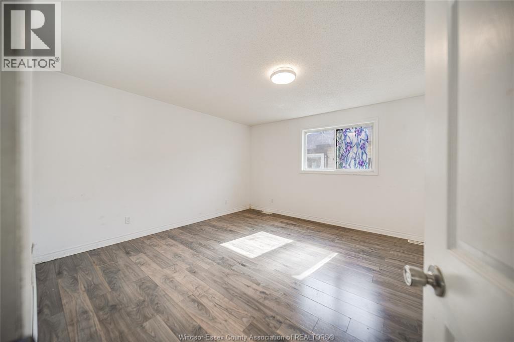 1465 FOSTER AVENUE - 10