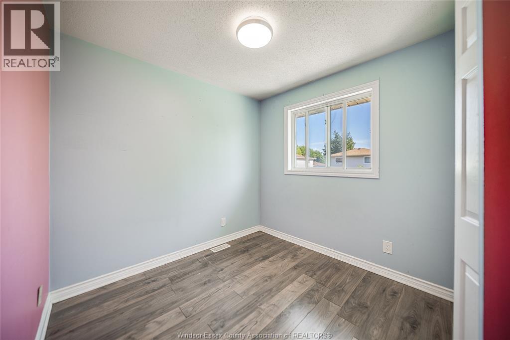 1465 FOSTER AVENUE - 13