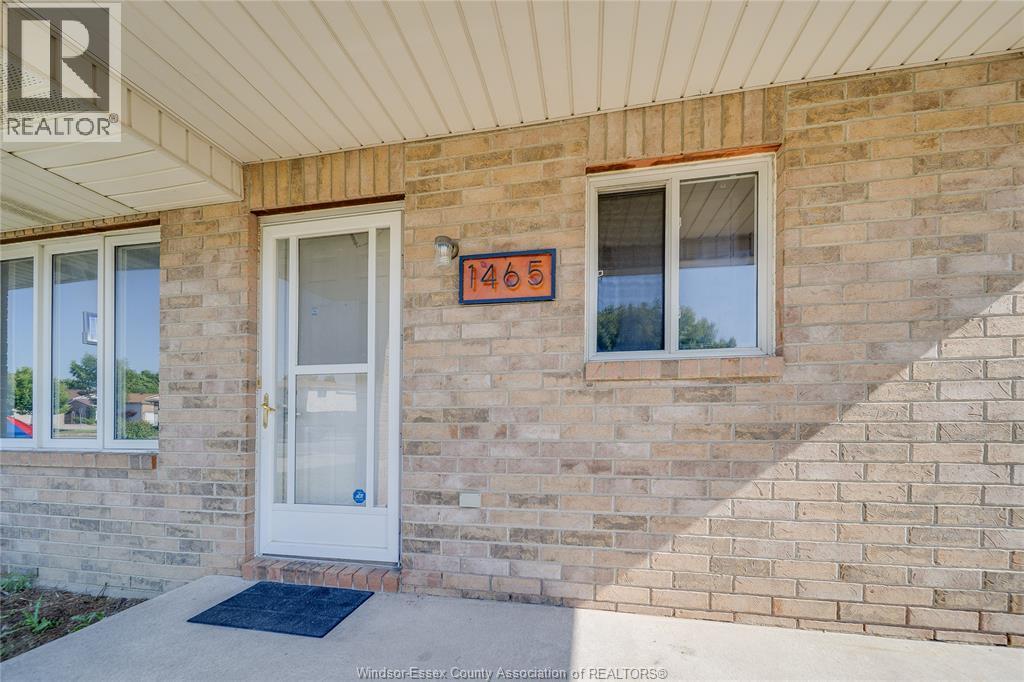 1465 FOSTER AVENUE, Windsor — photo 3