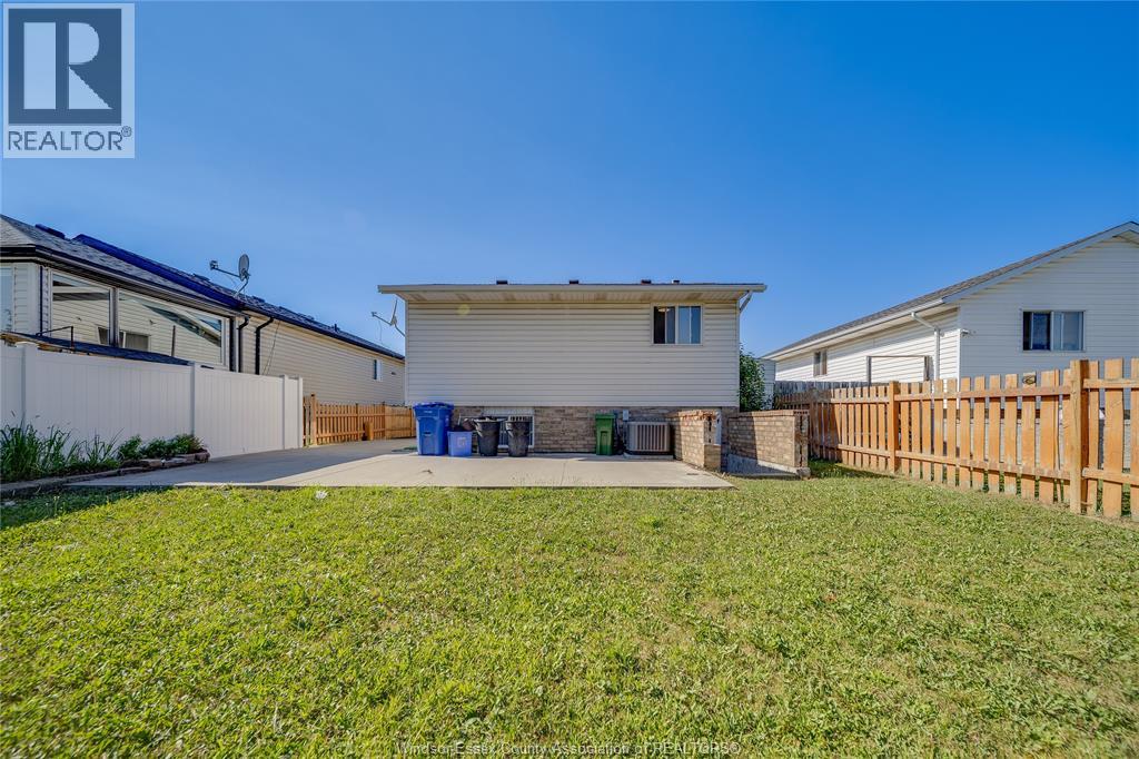 1465 FOSTER AVENUE - 22