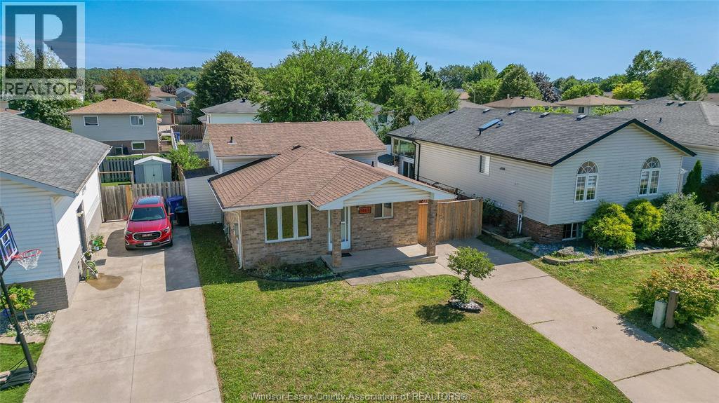 1465 FOSTER AVENUE - 25