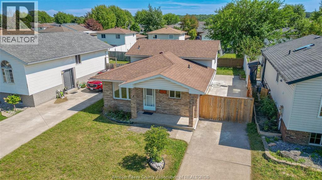1465 FOSTER AVENUE - 27